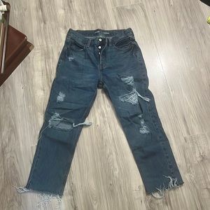 Ripped old navy jeans. They aren’t for curvy girls 😂